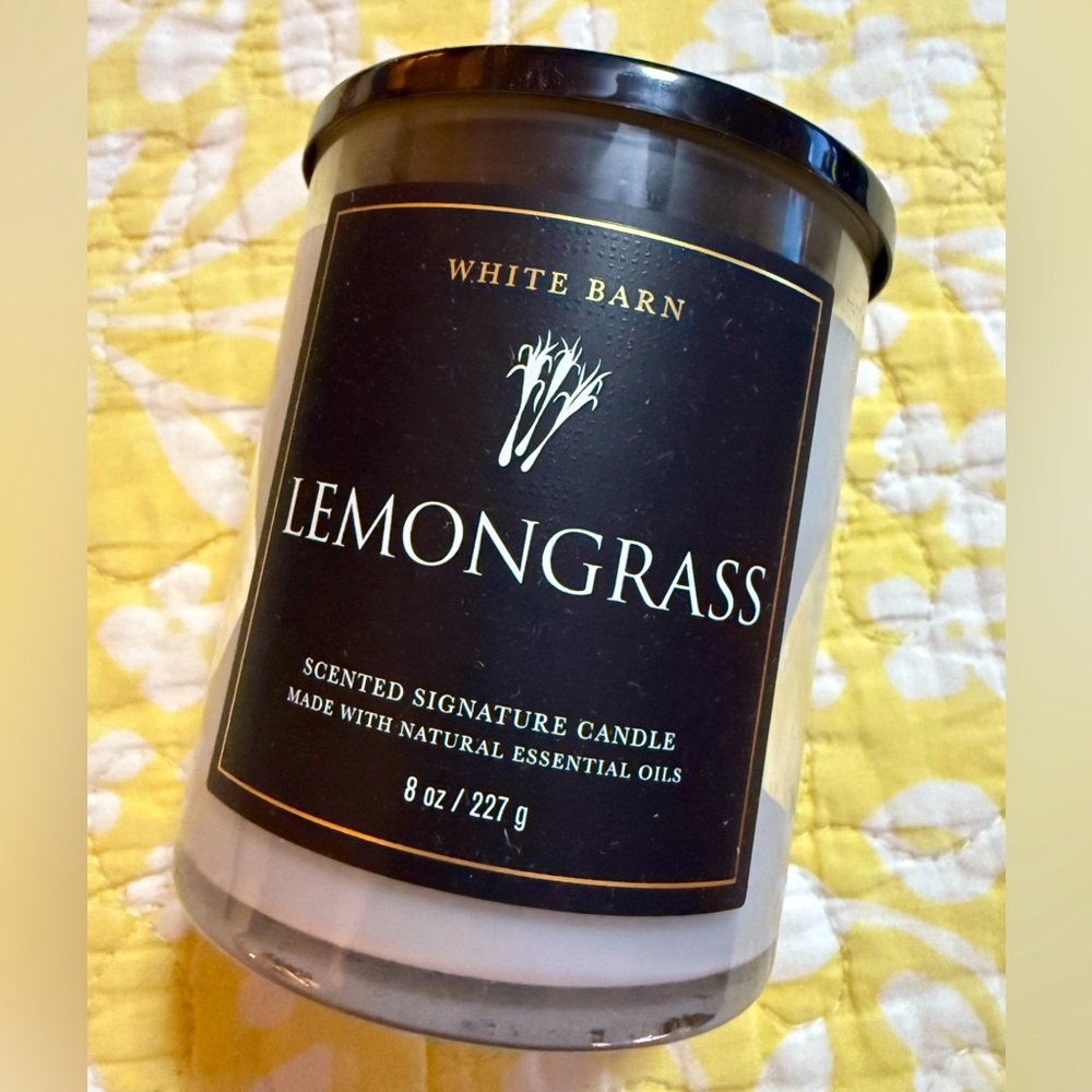 Bath and Body Works Lemongrass White Barn Single Wick. NIB
